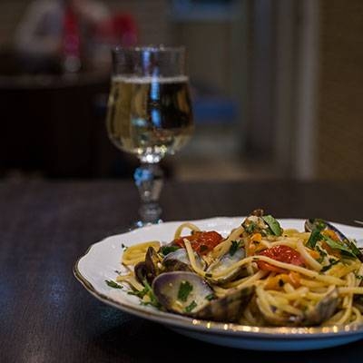 Le Restaurant - Le Vieux Panier - Pizzeria place de Lenche Marseille - Restaurant sympa Marseille